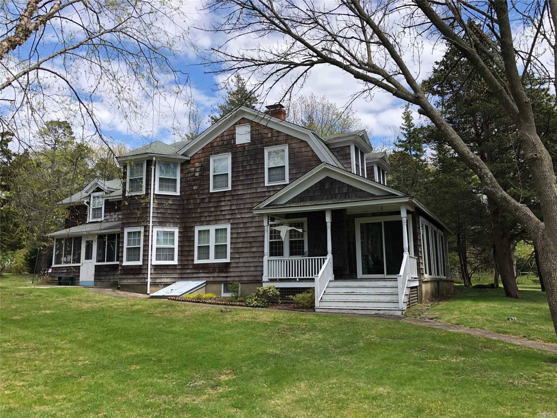 Southold, North Fork Estate Bayfront Rental.