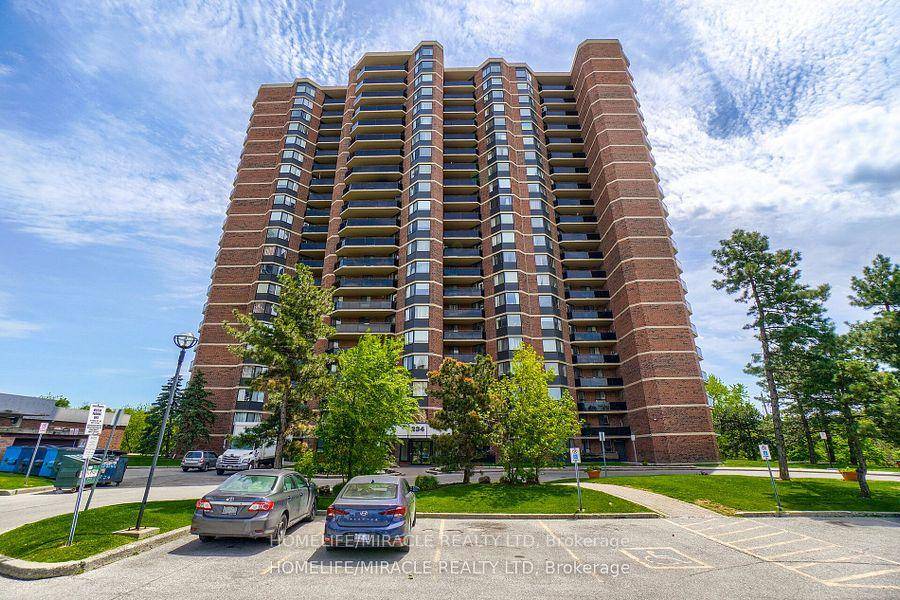 Bright 3 Bedroom Condo Overlooking Golf Course Steps to Pan Am Trail Spacious and sun filled 3 bedroom, 2 bath condo with open concept layout, modern kitchen featuring quartz countertops ...