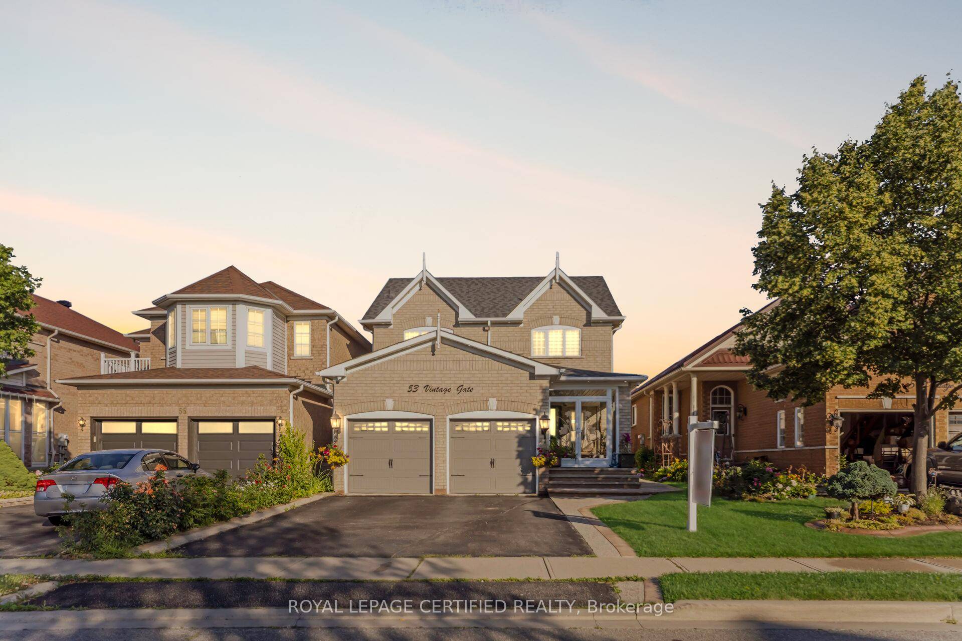 53 Vintage gate is one of a kind house.