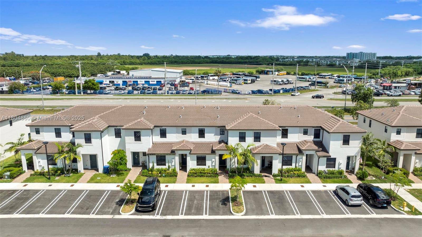 Beautiful two story villa with 3 bedrooms and 3 full bathrooms, located in the quiet community of Siena Reserve.