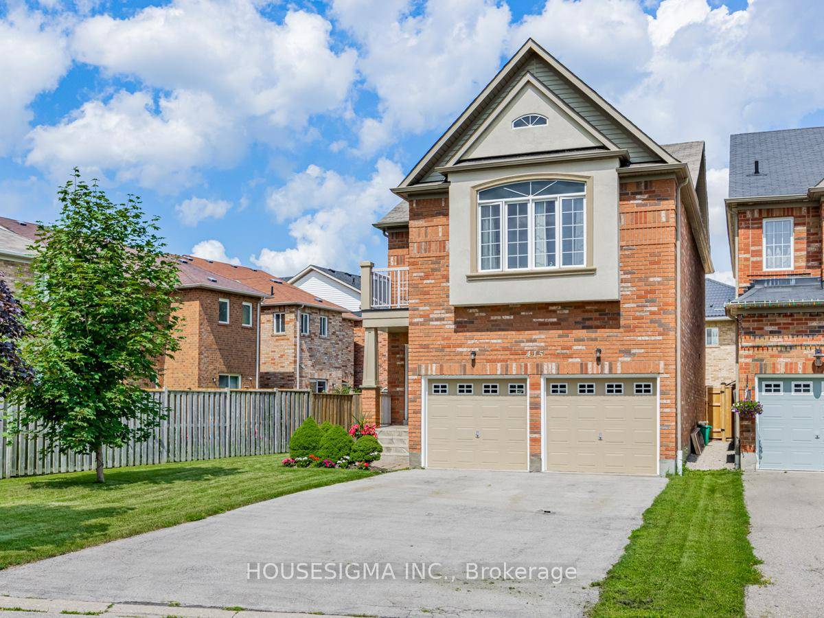 Welcome to your dream home, a stunning property built in 2008 that sits on one of the largest lots in the community, offering breathtaking skyline views, grand bedrooms and endless ...