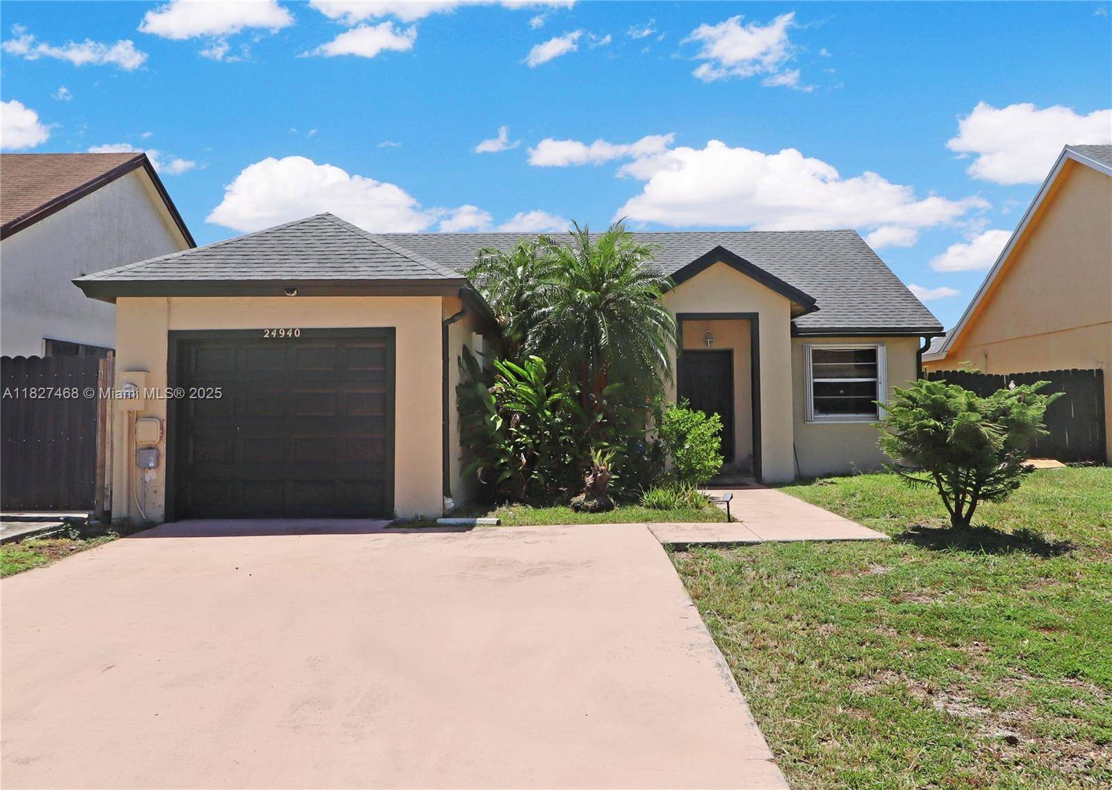 This charming Homestead home offers a comfortable lifestyle with a low HOA, balancing community benefits and financial flexibility.
