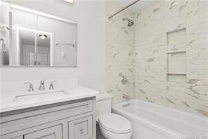 Welcome to this well kept 2 Bedroom 1 full bath condo at Manor North.