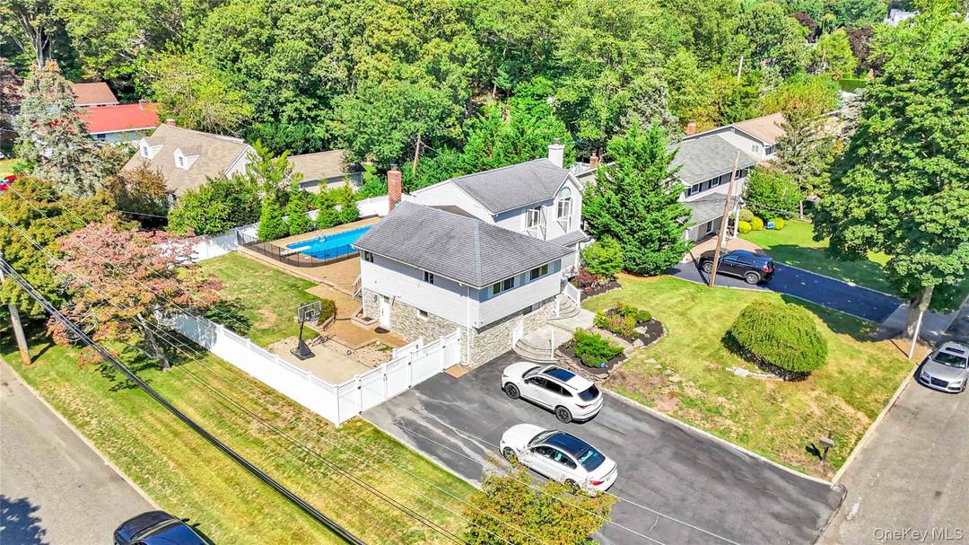 GET IT BEFORE IT'S GONE. GET RESORT LIFESTYLE IN THE PLACE YOU CALL HOME.