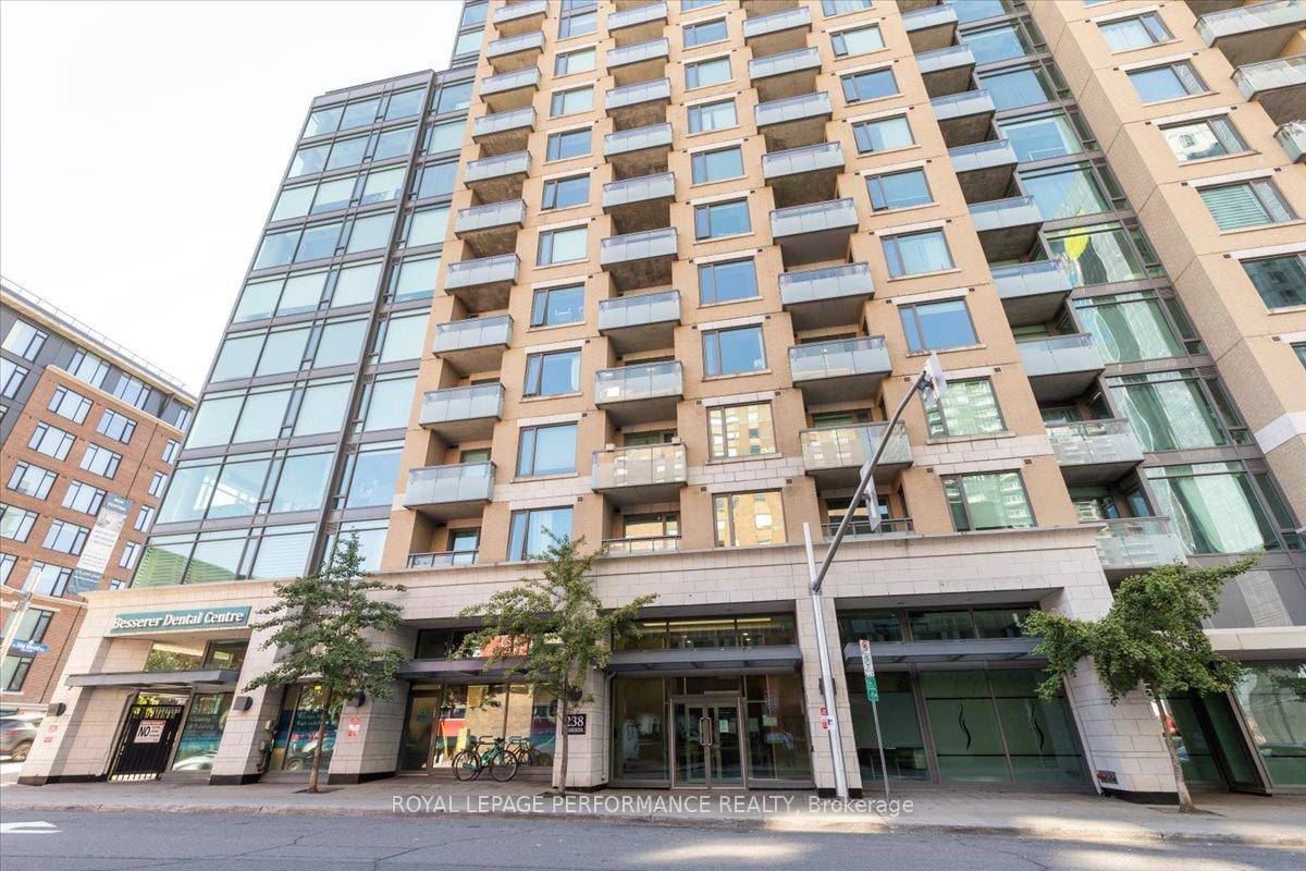This bright 978 sq ft model move in ready corner unit offers an abundance of natural light with large windows, freshly painted interior 2025, and elegant finishes including granite counters ...