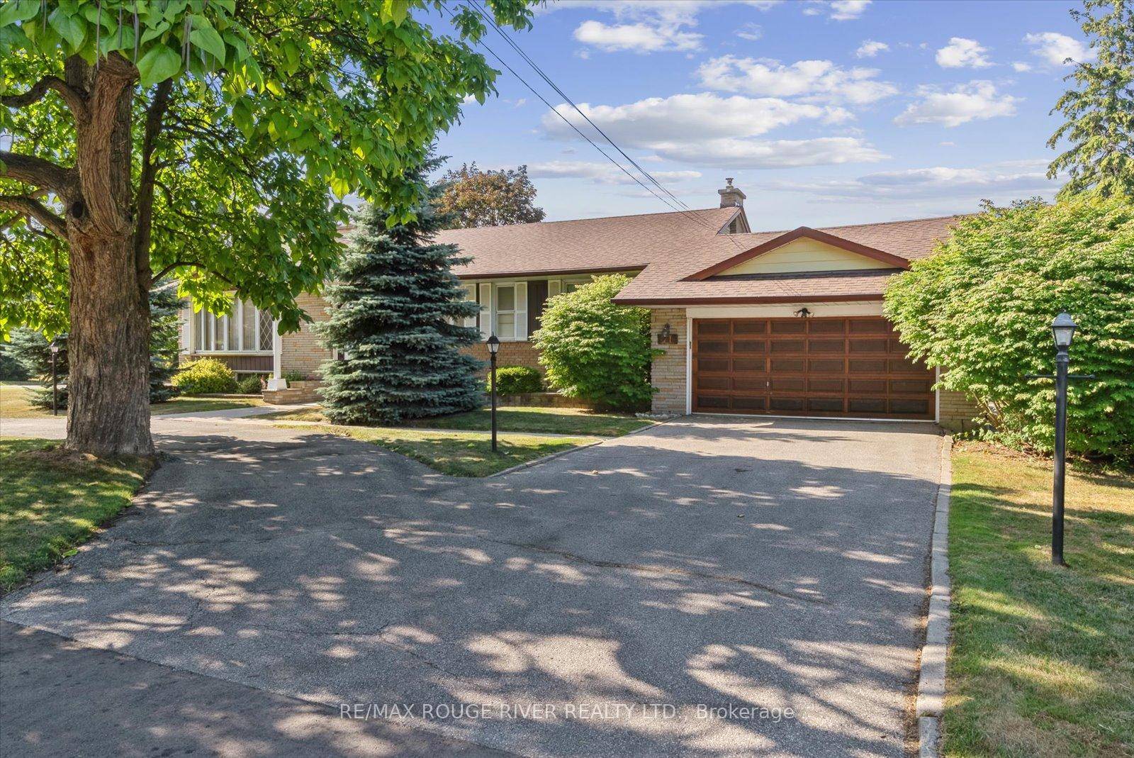 Rare opportunity in One of Scarborough's Most Desirable Neighborhoods !