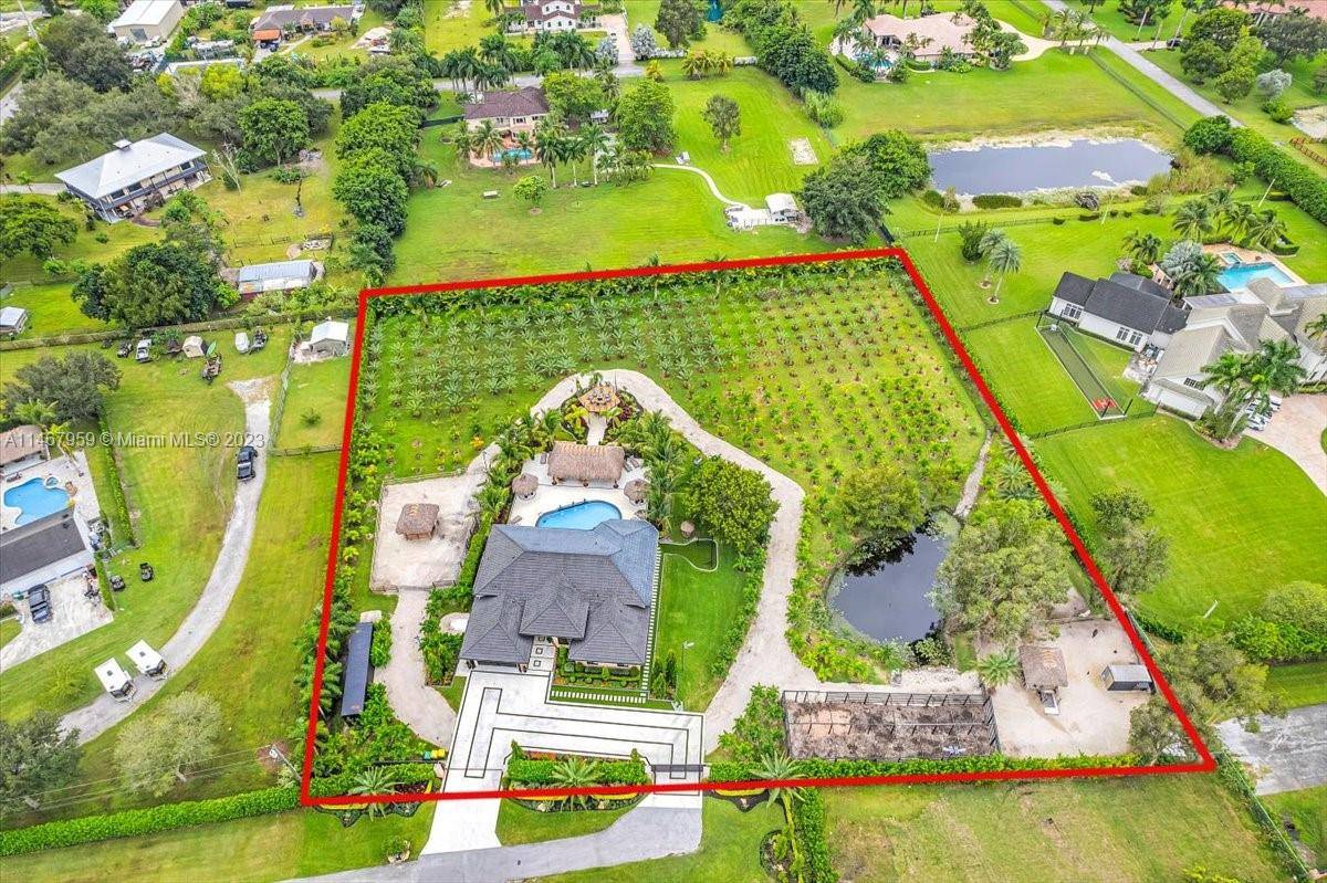 2. 5 ACRES ON A PREMIER LOT IN THE WONDERFUL SOUTHWEST RANCHES COMPLETELY MODERNIZED AND TURNKEY READY.