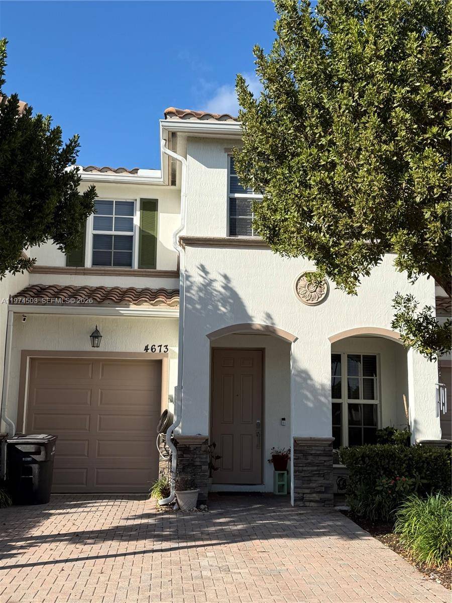 Located right off Military Trail, this conveniently located townhouse cannot be beat for location and convenience.