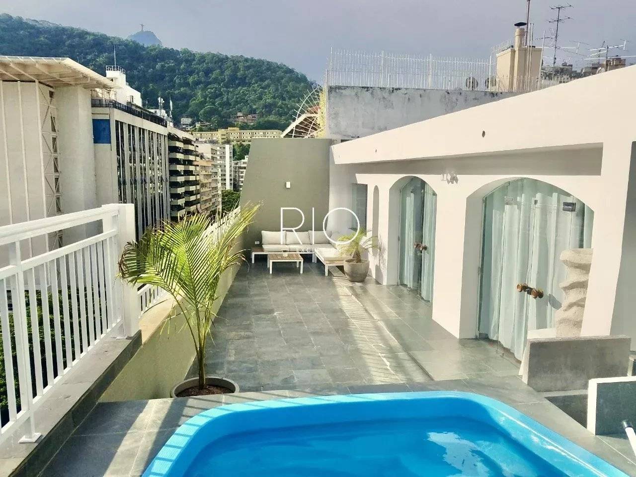 In the heart of Copacabana, magnificent linear penthouse of 320m2 !