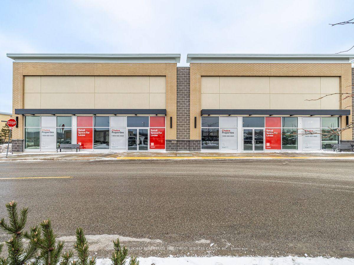 End Cap Located in high traffic 156, 390 sf.