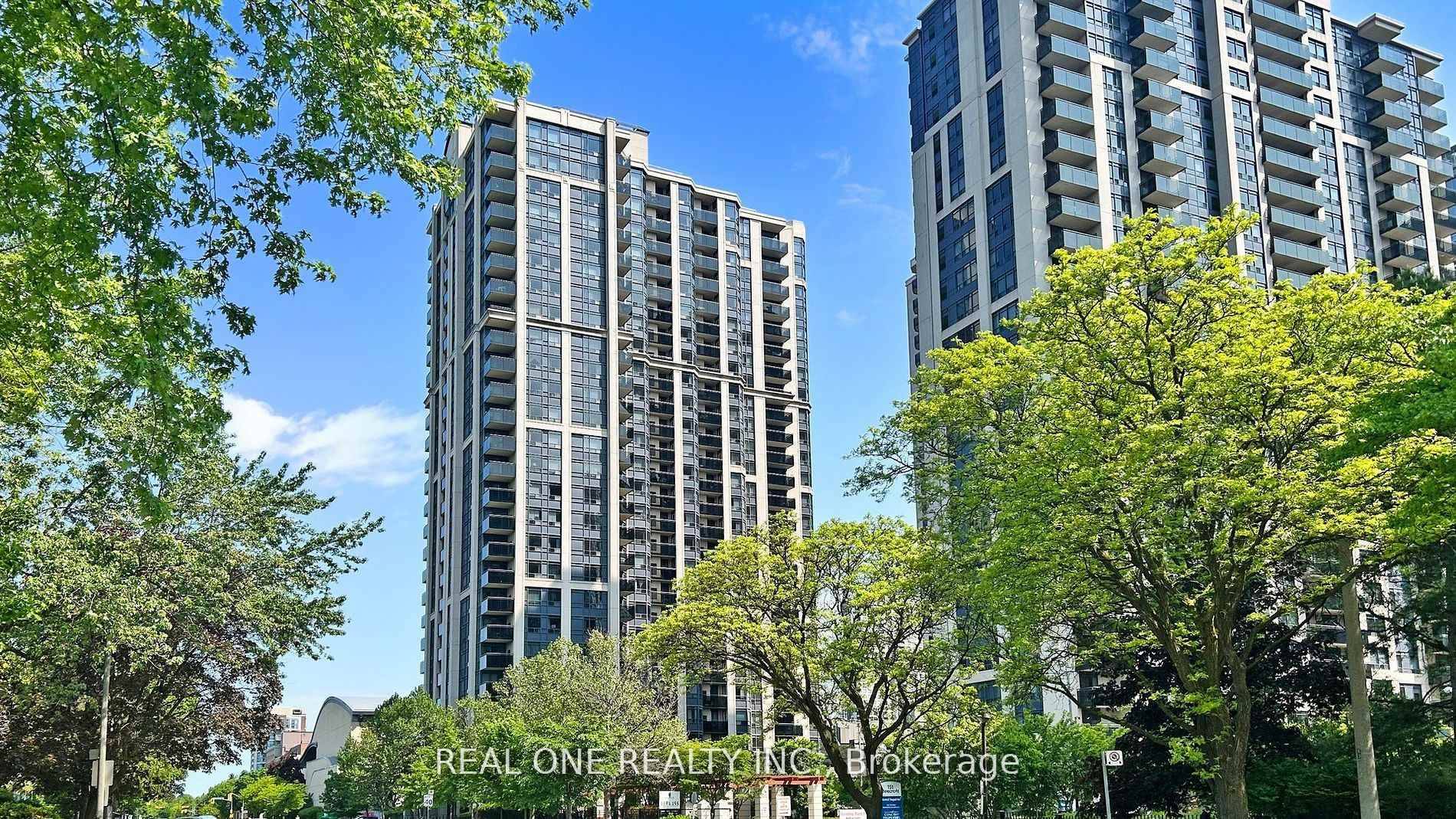 Stunning, Bright Modern 2 1 Br amp ; 2 Full Baths Suite At The Fantastic Yonge amp ; Sheppard Location !