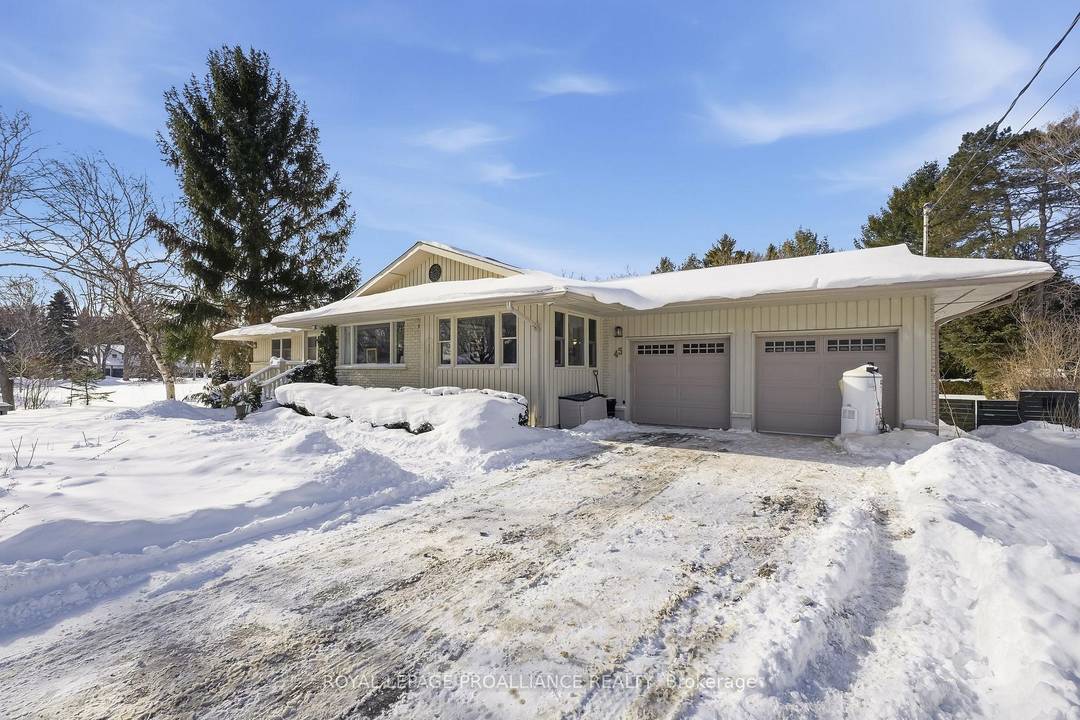 This brand new, never lived in and ALL INCLUSIVE 2 bedroom lower level apartment offers a stylish and comfortable living experience in one of the town's most sought after neighbourhoods.