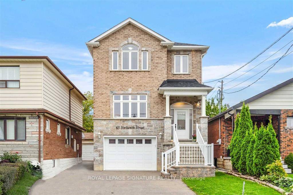Stunning Custom Designed Home Located In Highly Sought After Neighbourhood !