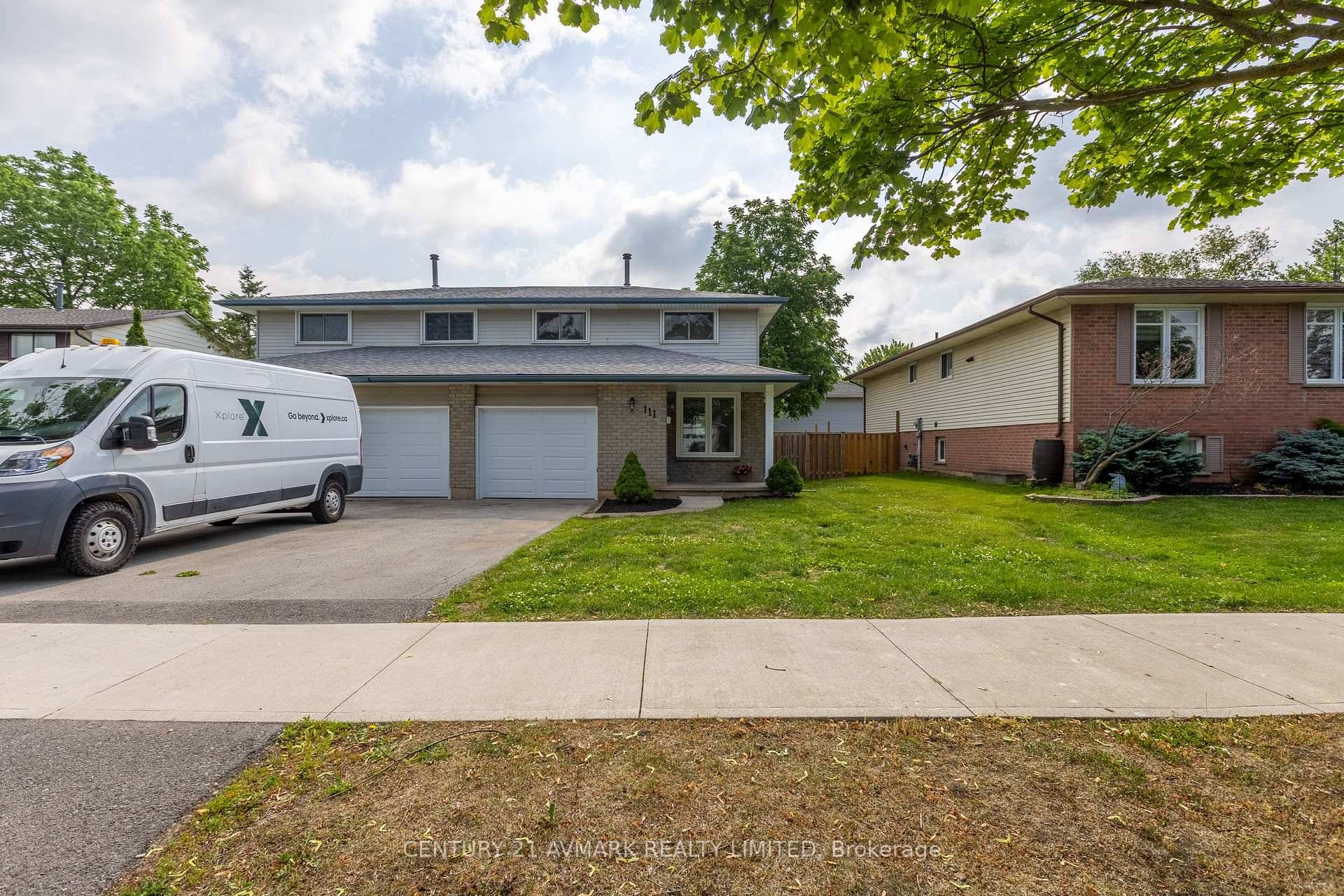 Welcome to 111 Northgate Drive, a beautifully updated 3 bedroom, 2 bathroom semi detached home in one of Wellands most convenient locations !
