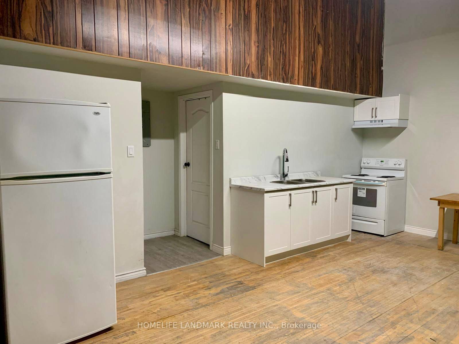 Good Sized 2 Bedroom Space Just Steps From U Of T In A Prime Downtown Location !