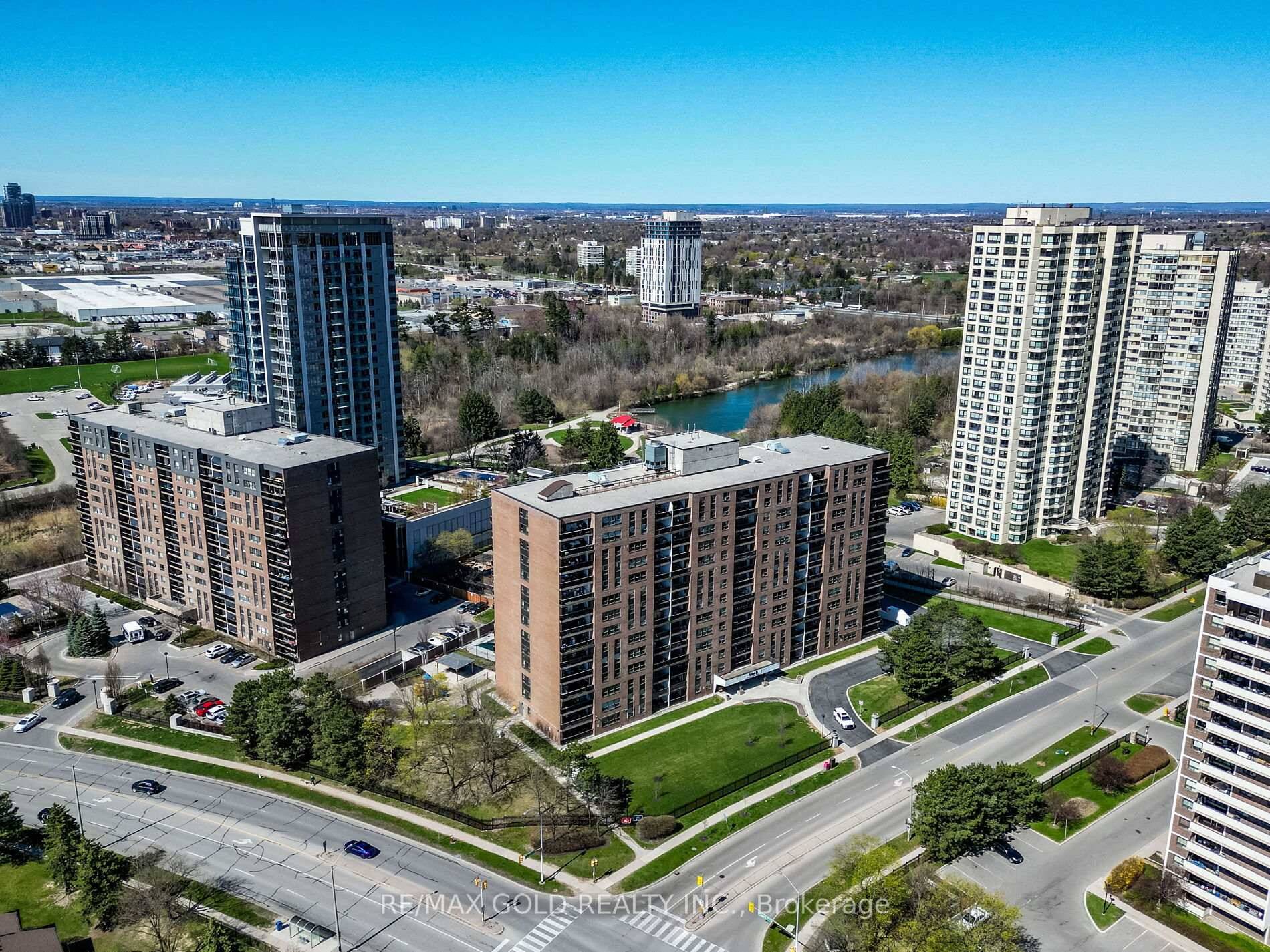! ! Wow, This Is an Absolute Must See Condo, Priced to Sell Immediately !