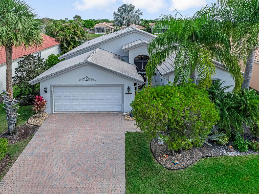 Stunning lakview, and gorgeous landscaping on a private cul de sac location !