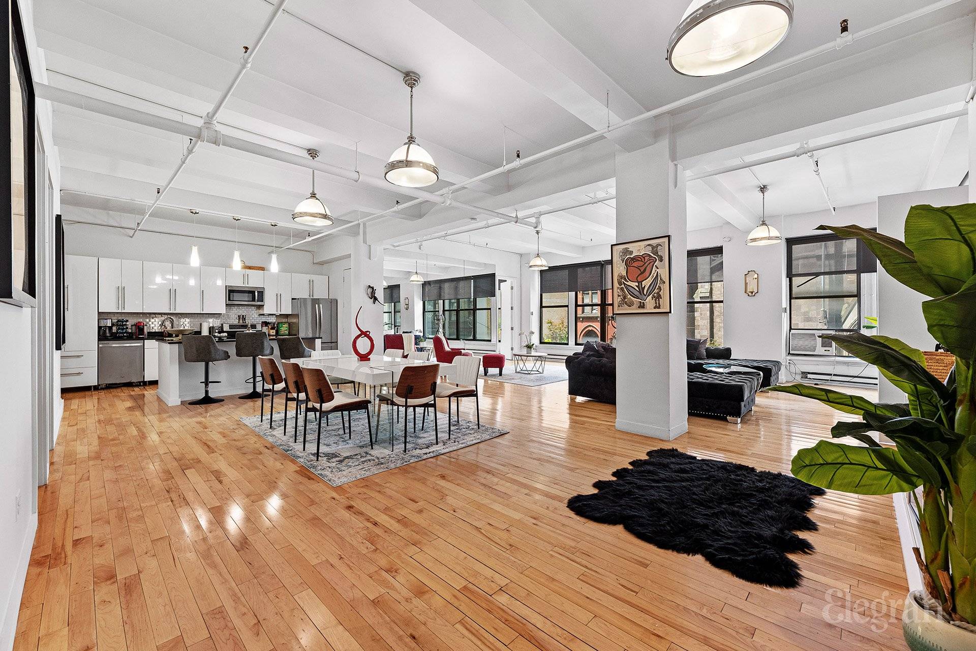 Step into Whitewood, a 2, 900 sqft 3 bedroom 2 bathroom loft located in the heart of Chelsea.