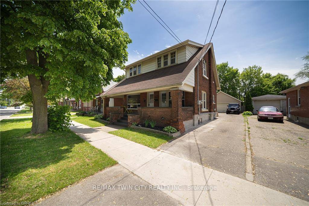 Fully Renovated Side by Side Duplex Vacant Possession !