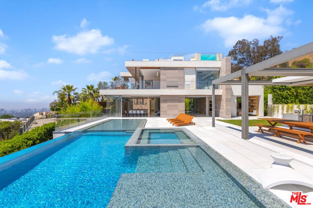 1460   Laurel Way 7BR Beverly Hills Post Office | B.H.P.O. La