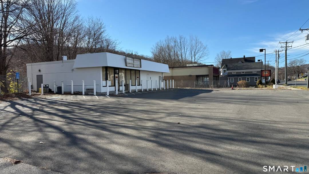 USE RESTRICTIONS GAS AND CONVENIENCE STORE.