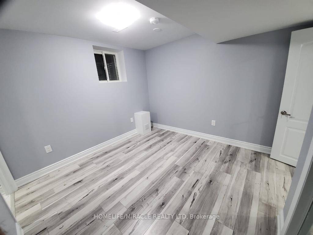 Welcome to this charming and beautifully maintained 2 bedroom, 1 bath legal basement apartment in a detached home, nestled in a highly sought after neighborhood.