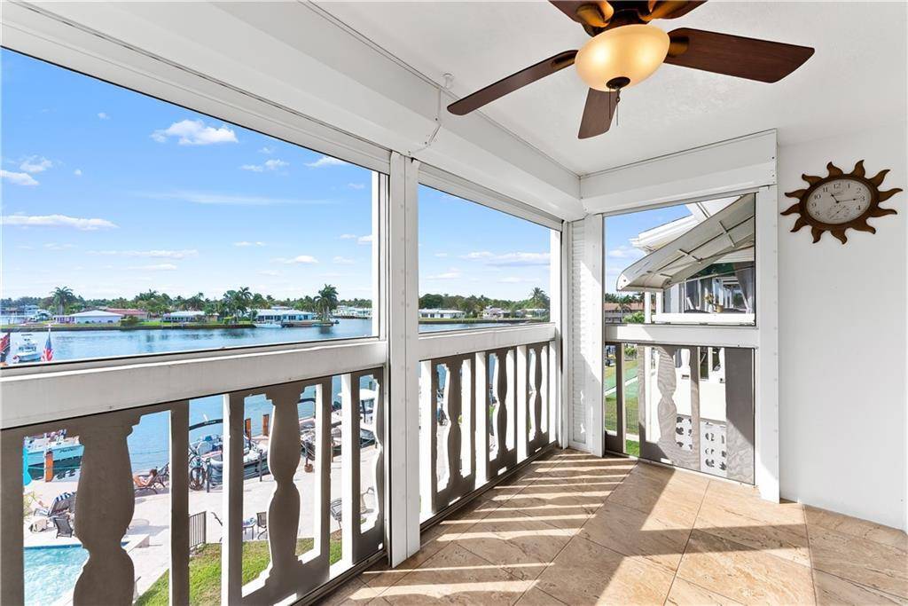 Live the ultimate boating lifestyle in this charming waterfront condo !