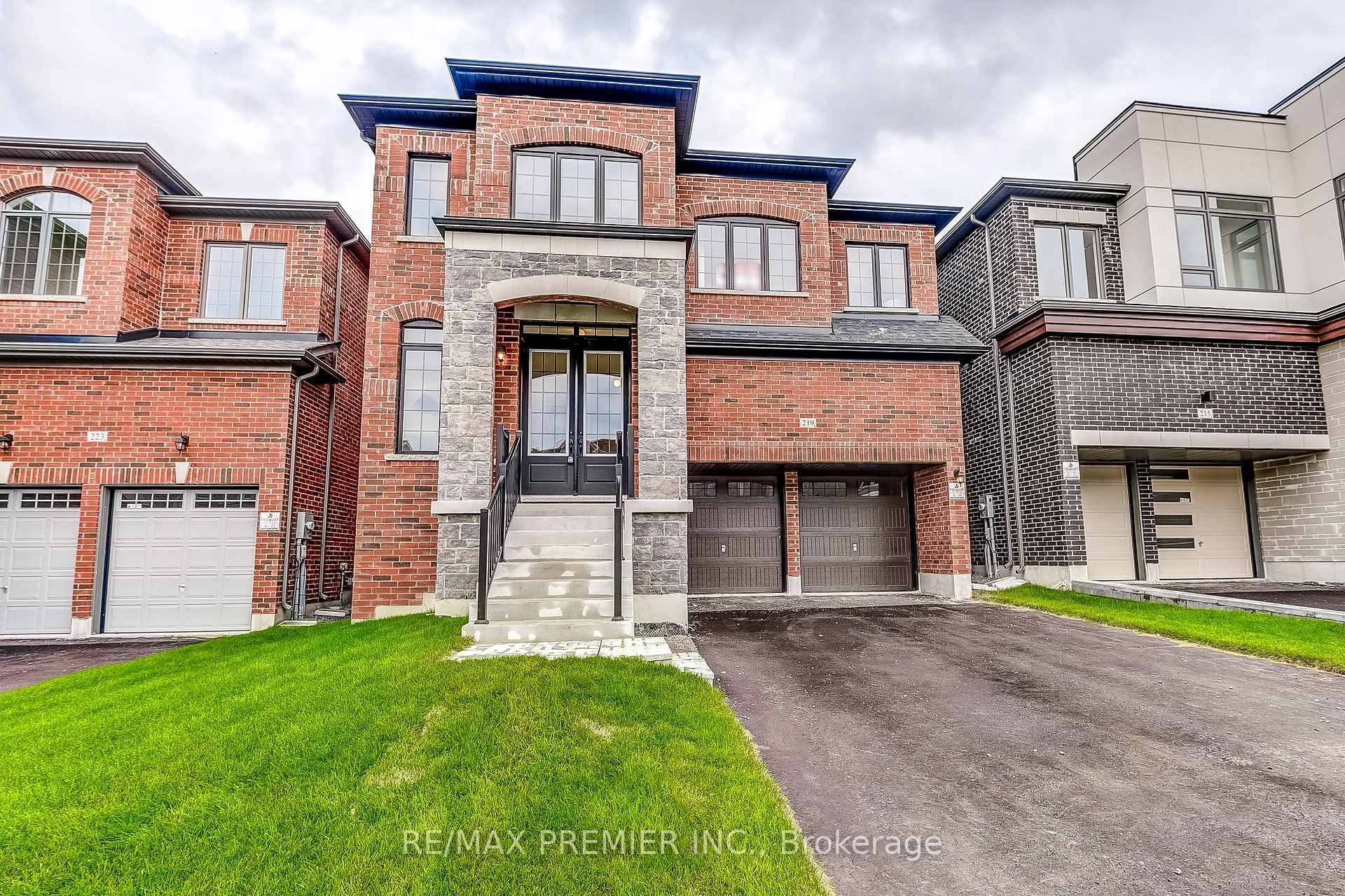 Welcome to your dream home in Stouffville !