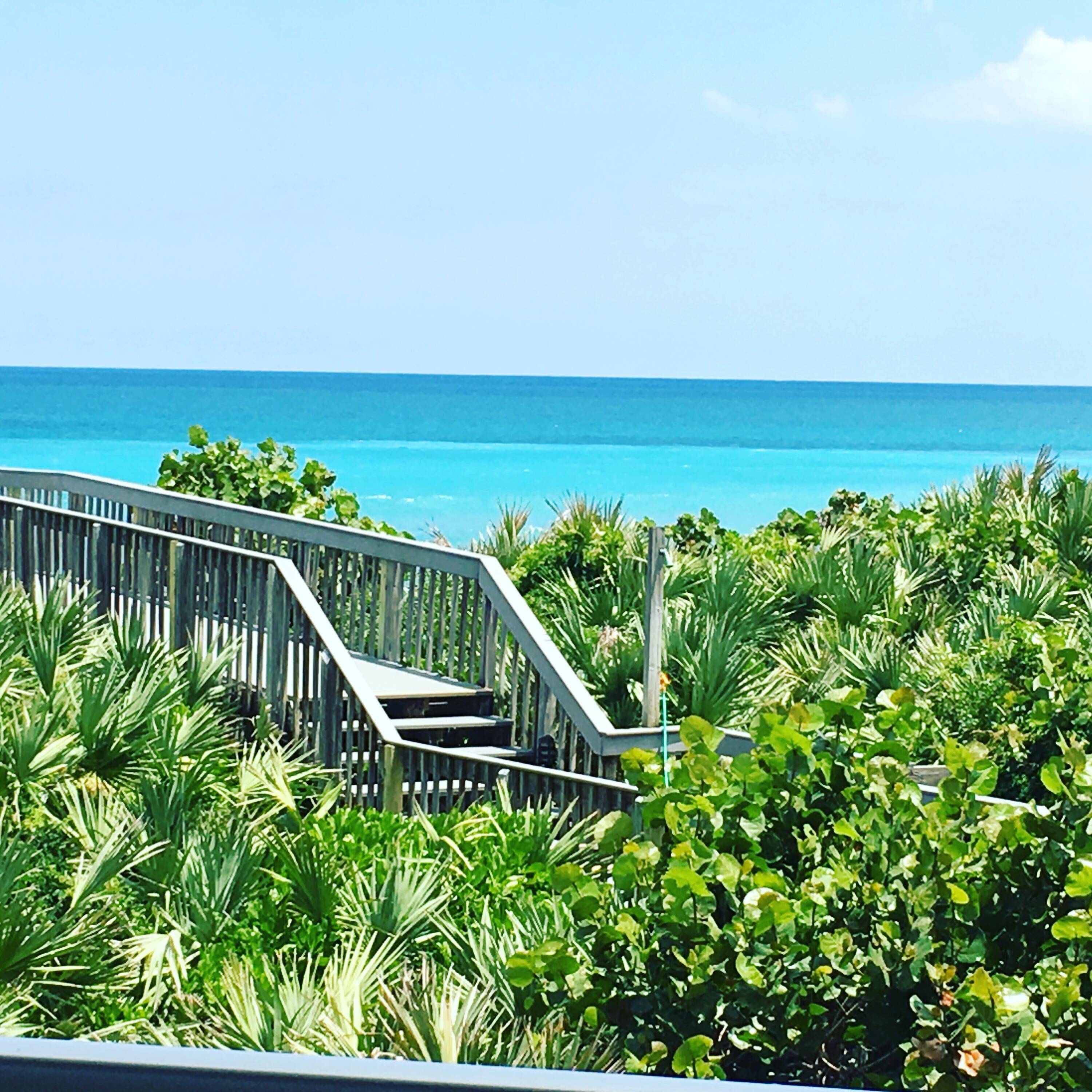 Welcome to Ocean Oasis, a gorgeous direct oceanfront 1 1 condo in the Spoonbill Building in the prestigious Indian River Plantation, Hutchinson Island.