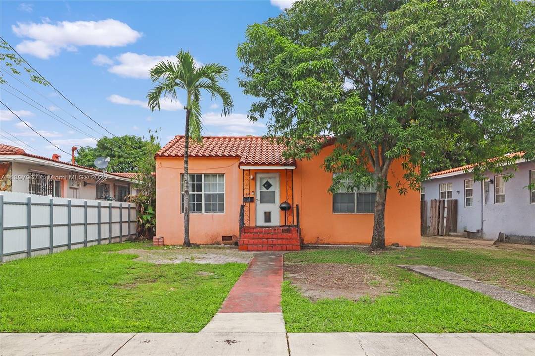 This is a rare investment opportunity to own a spacious duplex ideally located just minutes from Coral Gables and blocks away from Flagler Street.