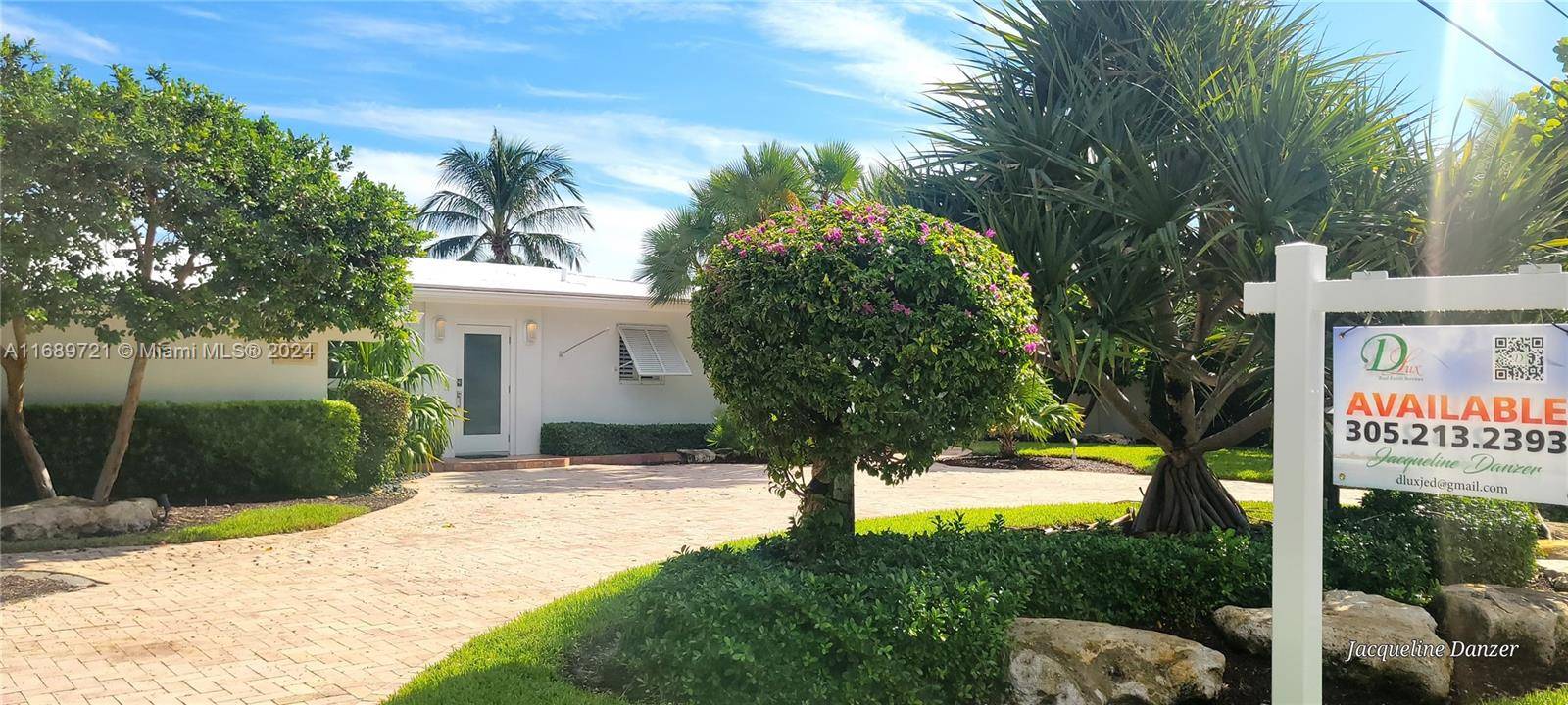 Ultimate Waterfront Luxury Where Every Day Begins with a View That Takes Your Breath Away !