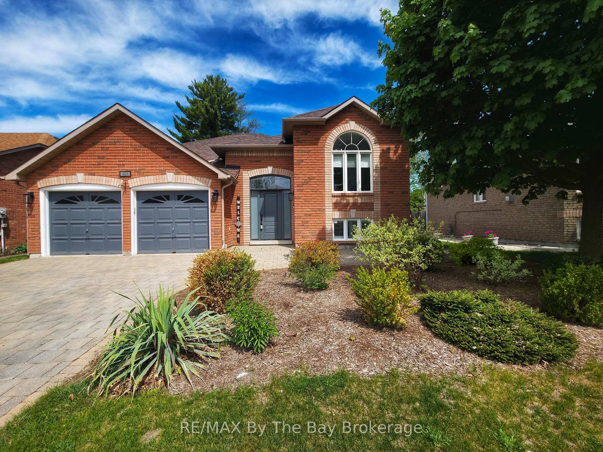 Spacious All Brick Raised Bungalow Move In Ready !