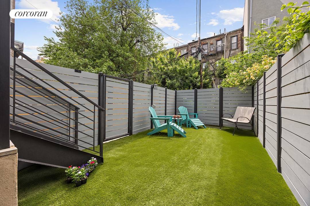 A duplex that functions like a 2 bedroom private outdoor space under 1M !