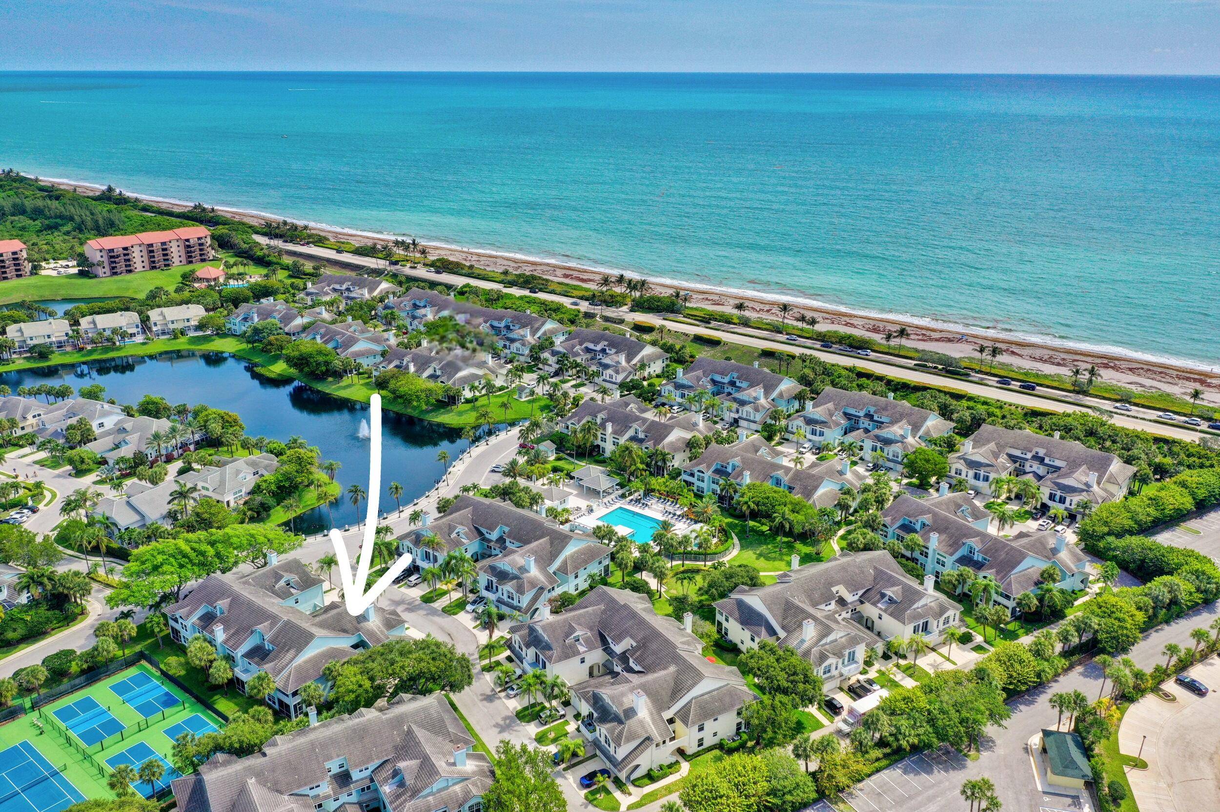 AVAILABLE MAY 3, 2025 2 Pets MaxThis beautiful, pet friendly beachside condo is just a short stroll from Jupiter's dog friendly beach !