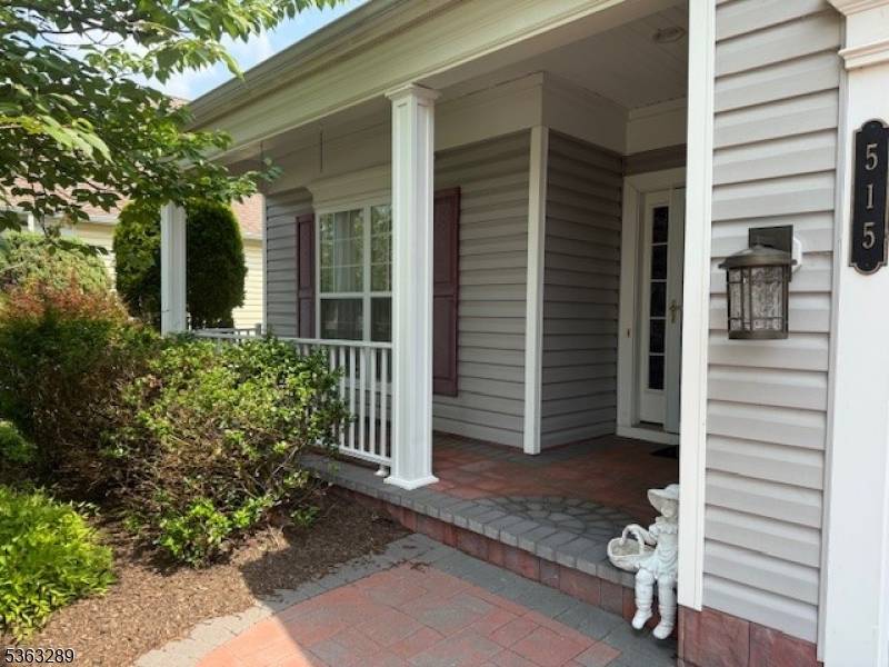 Welcome to 515 Crossfield Lane a beautifully maintained and spacious residence nestled in the prestigious Somerset Run 55 community in Franklin Township, Somerset County.