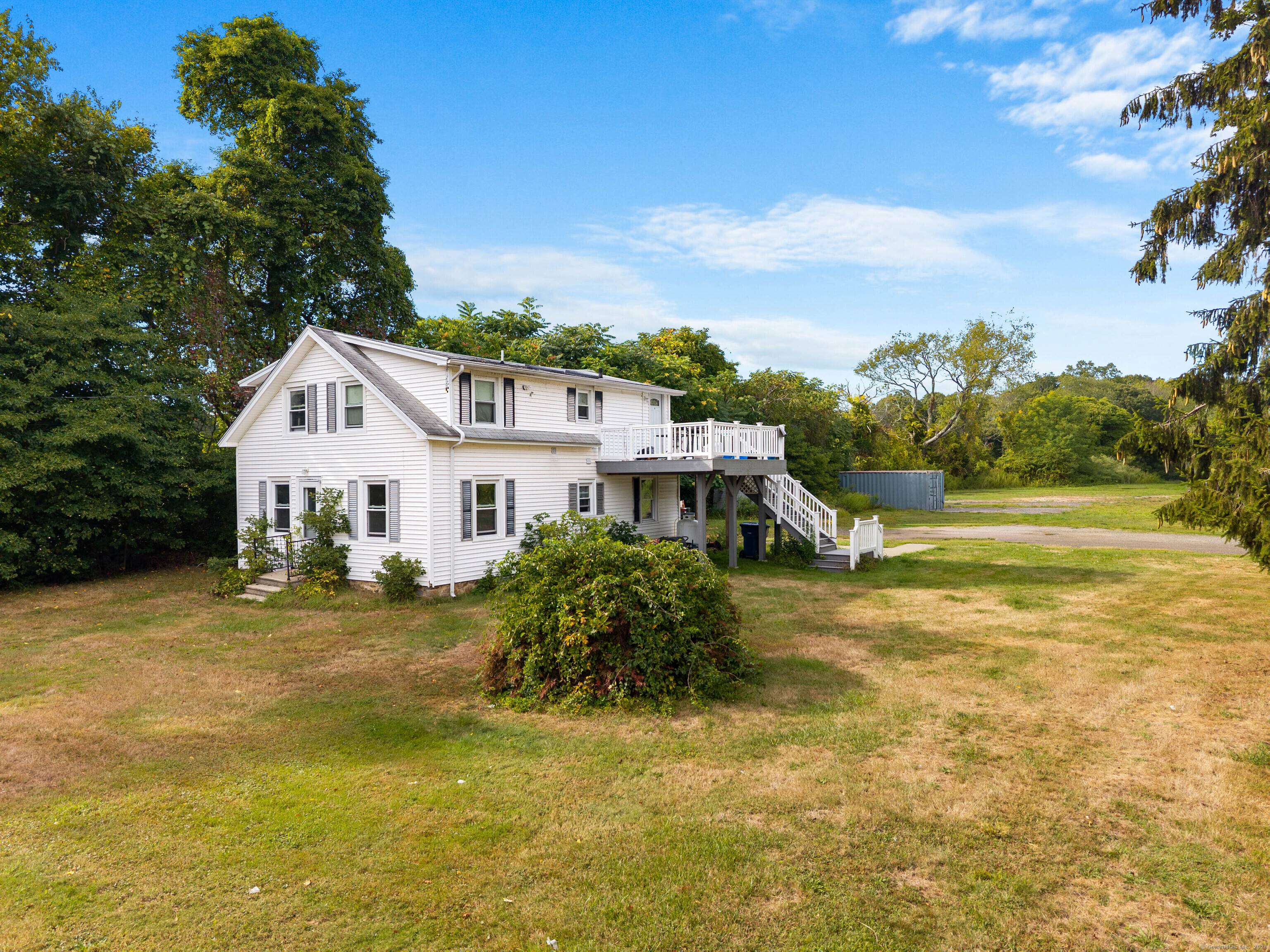 Investment Opportunity ! Multi use property.
