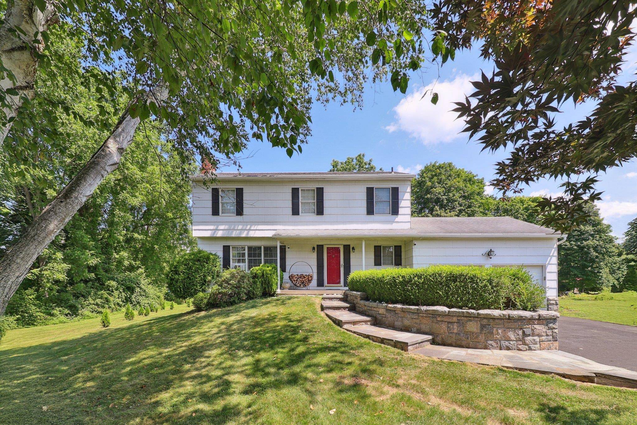 Location, location ! Don't miss your chance to see this charming country colonial, perfectly located on a quiet cul de sac in central Brewster NY.