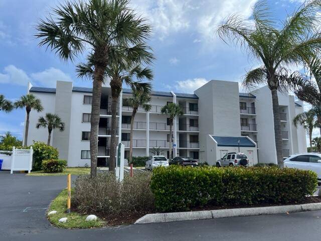 Looking for a great SEASONAL Rental by the Blue Water JUPITER BEACH ?