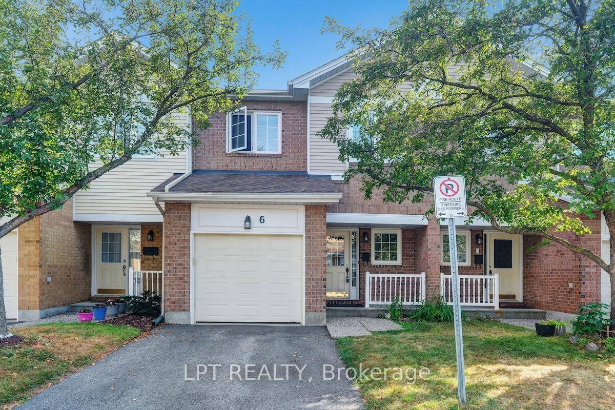 Bright and inviting Minto Abbeydale model in the heart of Centrepointe.