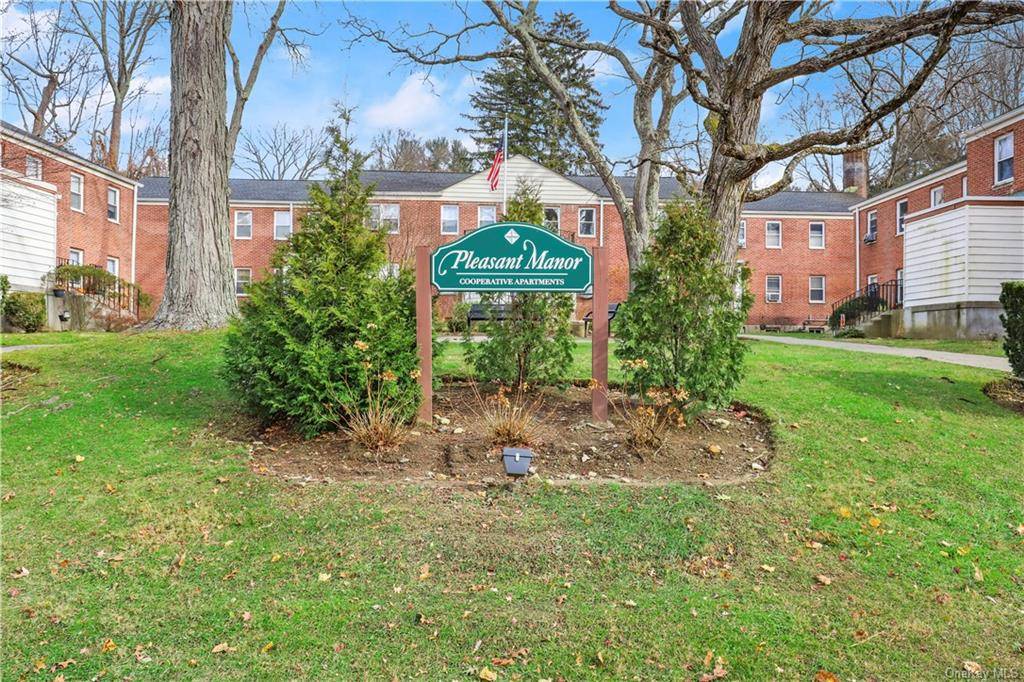 Charming 2BR, 1 BA apartment at Pleasantville Manor, NY.