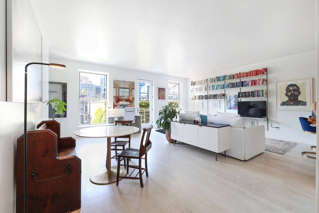 Step into the rare character and modern sophistication of Condo 503 at 20 Broadway ; A well oversized 1 bedroom home in one of Williamsburg s most iconic pre war ...