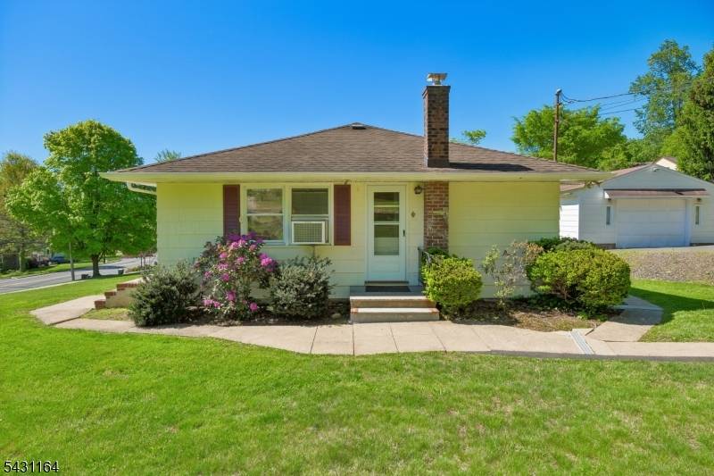 Don't miss this bright and well cared for Ranch on an abundant corner lot !