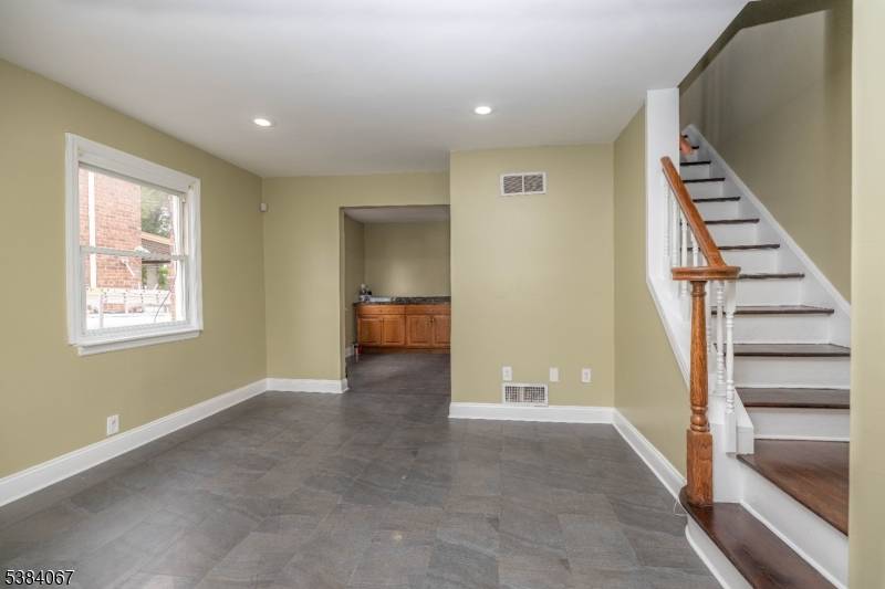 Whether you're looking for your first home or planning to downsize, this property provides comfort, practicality, and a convenient location to match your lifestyle.