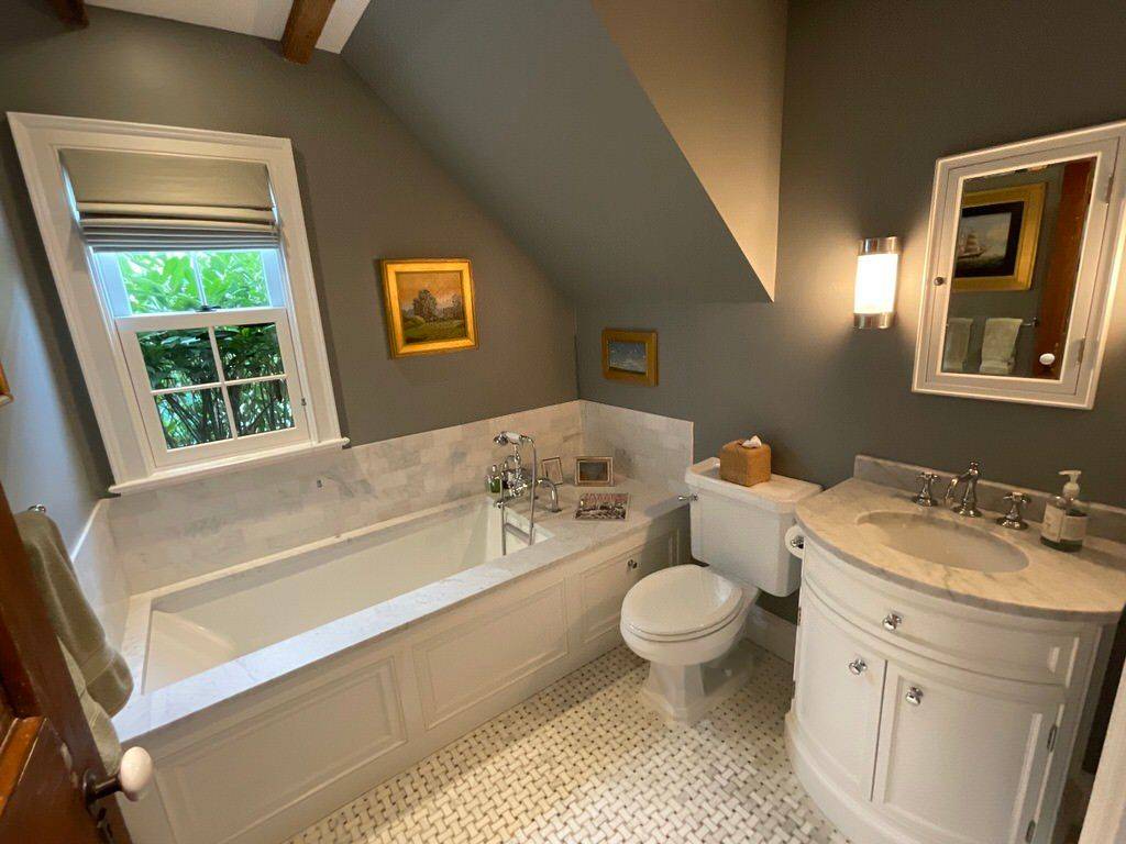 Vintage Sag Harbor With 21st Century Amenities