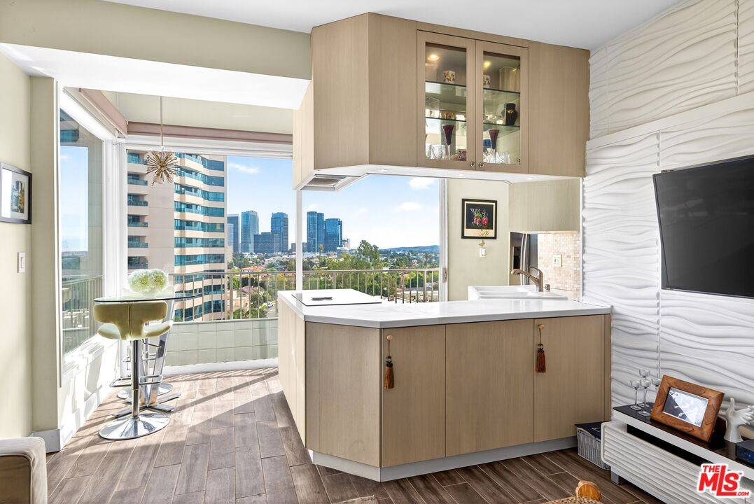 10501   Wilshire Blvd 1BR Westwood La