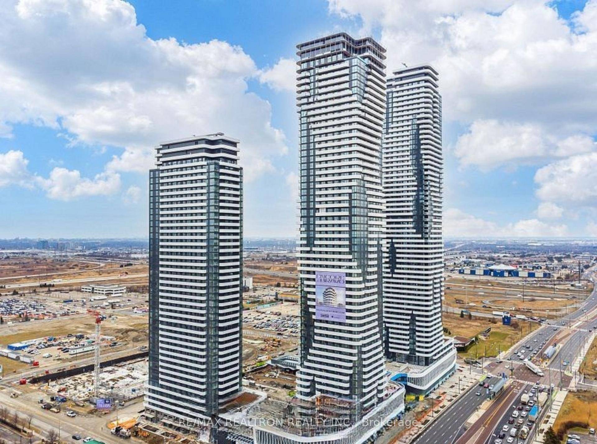 Experience the Best of Urban Living at FESTIVAL Condos !