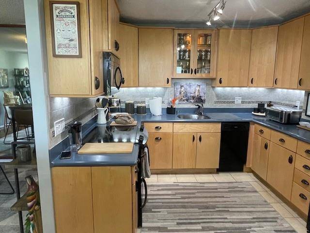 2 bdrm, 2bath totally renovated full service building with 24 hour concierge.