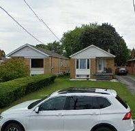 Welcome to this charming 3 bedroom bungalow in the sought after Wexford neighbourhood !