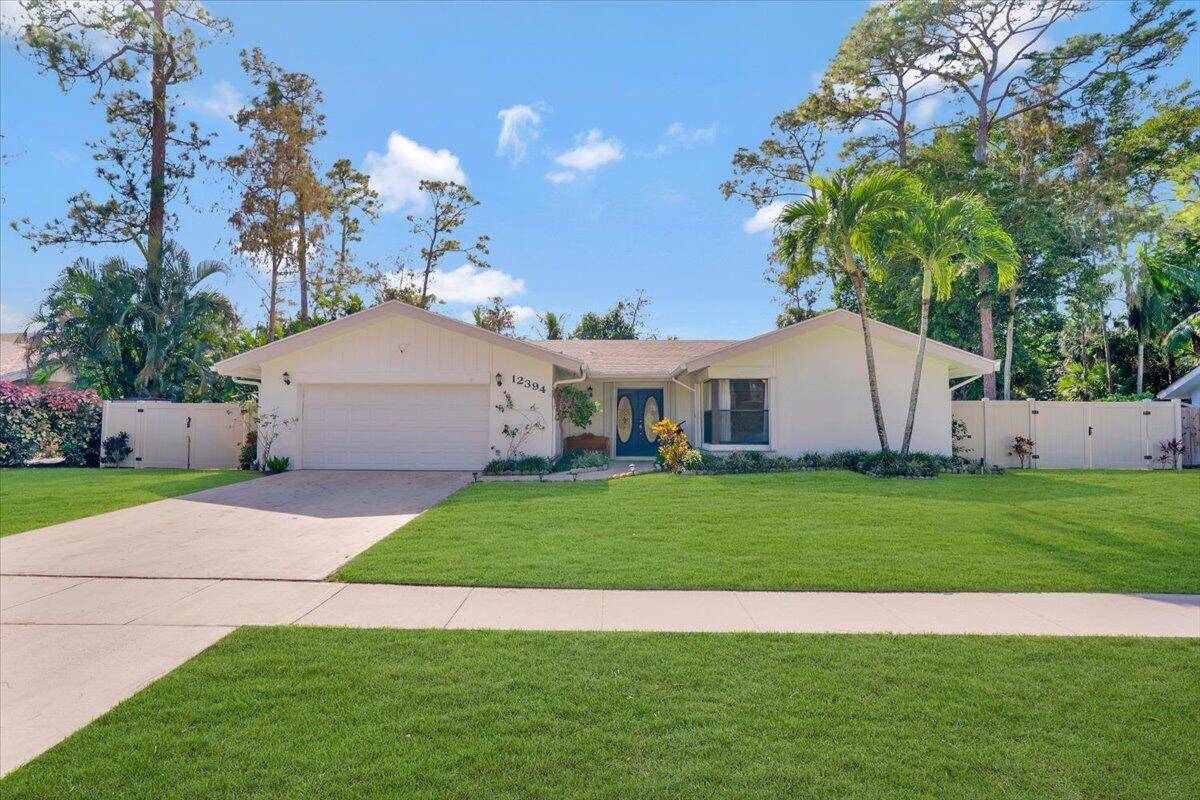 Welcome to your oasis in the heart of Wellington's prestigious Polo equestrian area !
