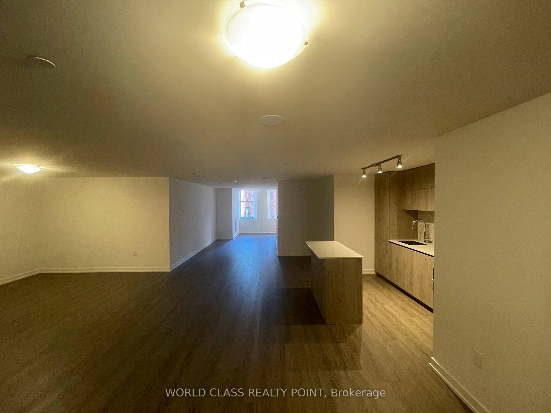 1075 Sq Ft Gorgeous Luxury And Spacious One Bed Suite With Potential Of Second Bedroom With Two Full Bathrooms In Canada's Finest amp ; Most Desirable Address ; Singular, Slender ...